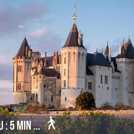 Grand Place Saint-pierre, Proche Chateau De Et Bord De Loire